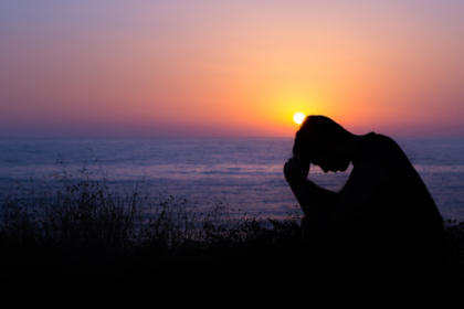 Pe. Dr. Jose Eduardo de Oliveira e Silva ensina como a fé pode fortalecer o coração diante das provações e do desânimo.