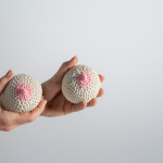 Punção ou biópsia da mama: Vinicius Tadeu Sattin Rodrigues explica as diferenças entre os exames e quando cada um é indicado no diagnóstico mamário.