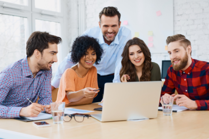 Criatividade na educação: entenda, com Kelsem Ricardo Rios Lima, por que errar também é essencial para desenvolver o aprendizado e o pensamento crítico.