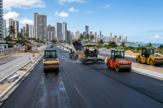 Fortaleza acelera obras de pavimentação: como R$ 168 milhões podem mudar mobilidade, empregos e qualidade de vida